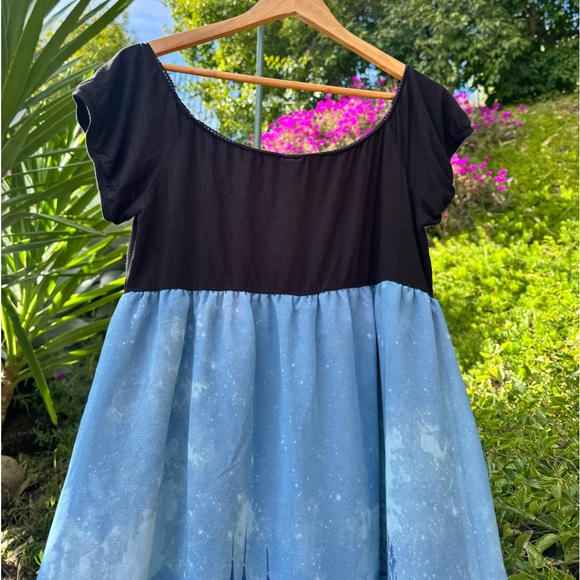 RARE - Disney Cinderella with a Castle on Background, Off-Shoulder XL Dress - Picture 6 of 11